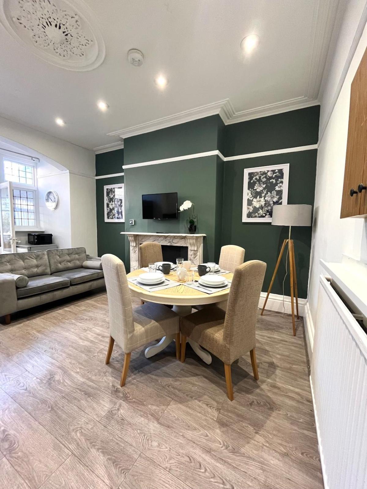 Stylish Home From Home In Derby - Great For Contractors, Groups & Families With Free Parking Luaran gambar