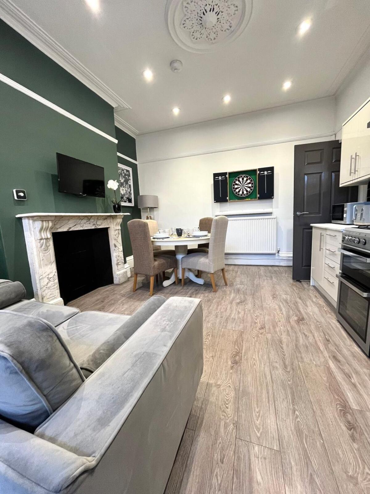 Stylish Home From Home In Derby - Great For Contractors, Groups & Families With Free Parking Luaran gambar